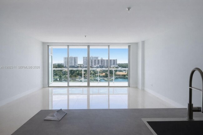 Building Photo - 400 Sunny Isles Blvd Unit 819