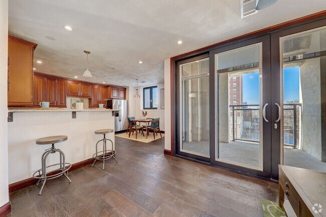 Building Photo - B on Lindell Rental