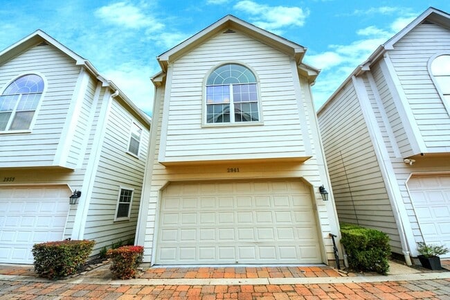 Photo - 2941 Clinton Dr