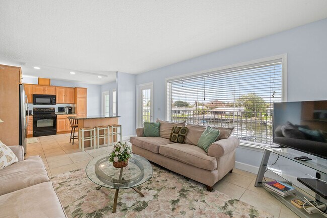 Photo - 23 Royal Palm Pt Unit B
