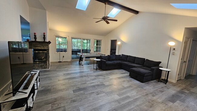 Photo - Lakehouse
