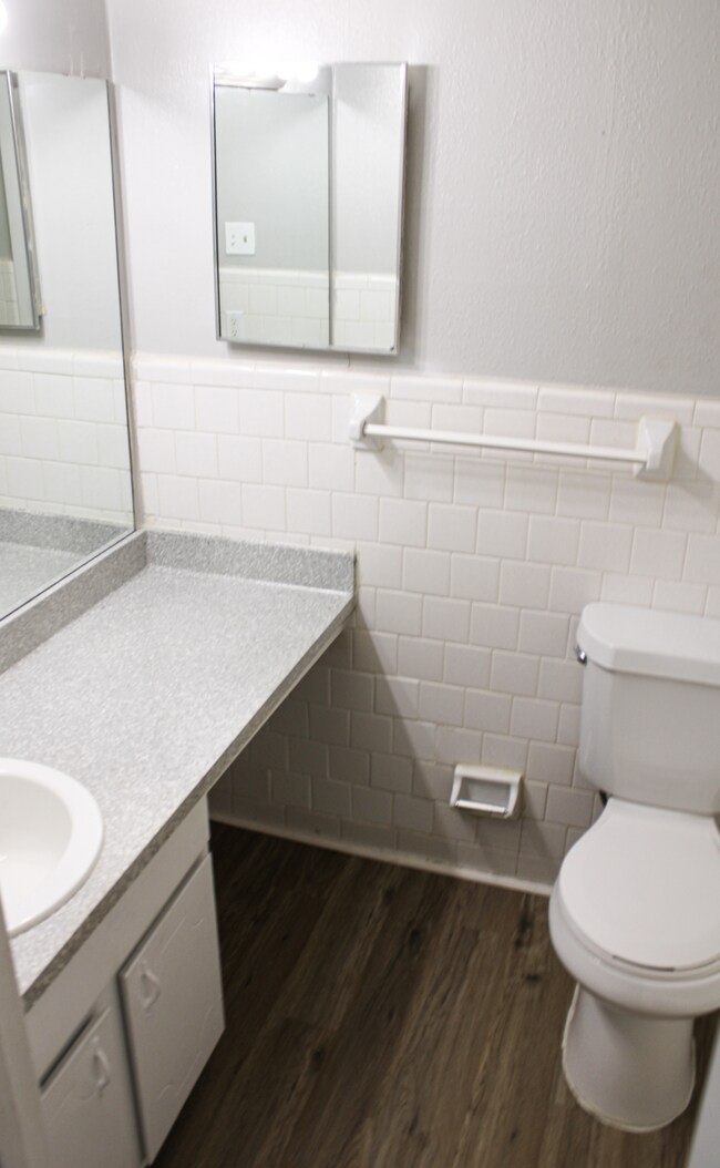 Full Bath - Veracruz Apartments