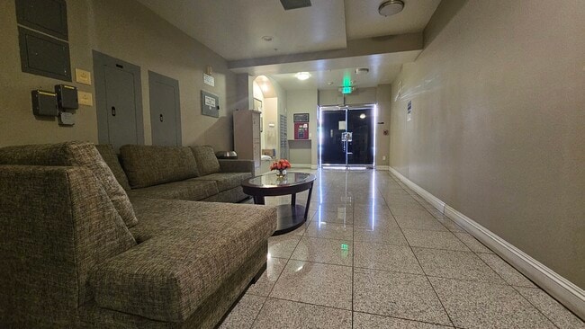 Photo - 440 S Occidental Blvd Unidad 503