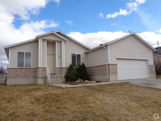 Building Photo - 92 Aspen Way Rental