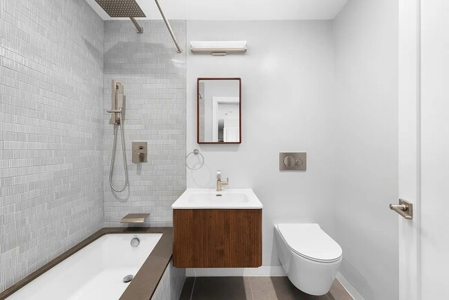 60 Fulton St Unit 8E
