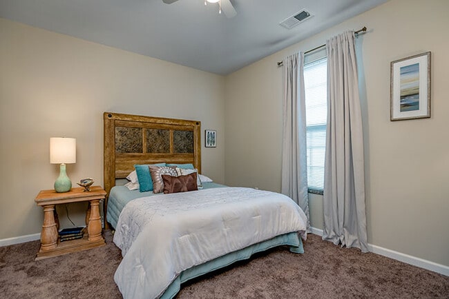 Photo - Waterways Apartments