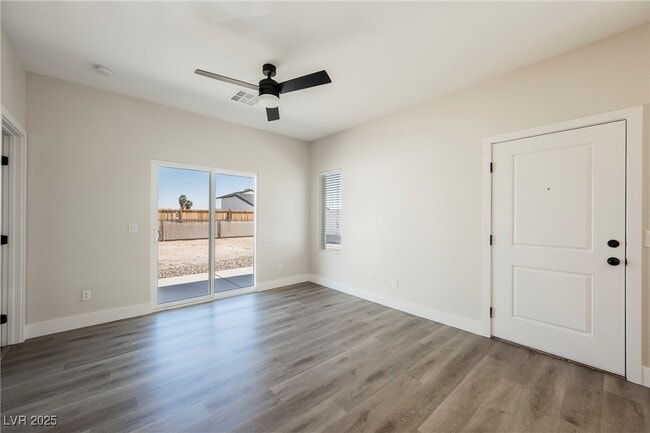 Photo - 5240 Denning St