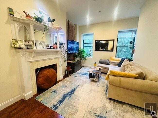 Building Photo - Gorgeous 1 Bedroom in Striver's Row Histor... Unit 5 Rental