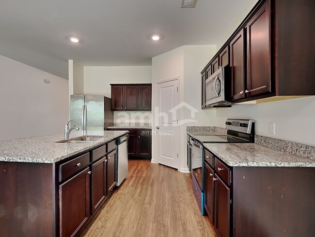 Photo - 150 Orion Way