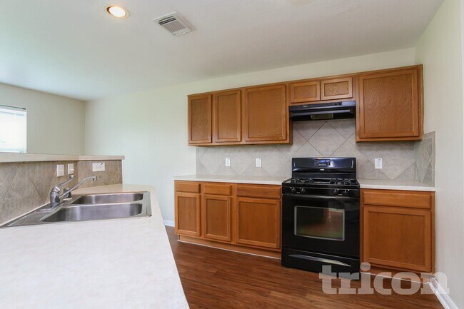 Photo - 3643 Fuller Bluff Dr