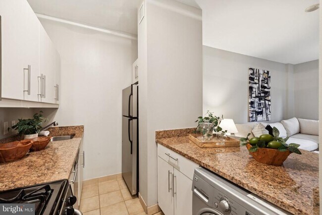Photo - 219 S 18th St Unidad 1217