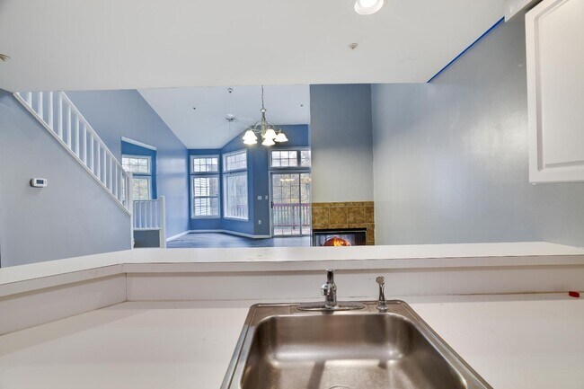 Photo - 305 Inverness Dr