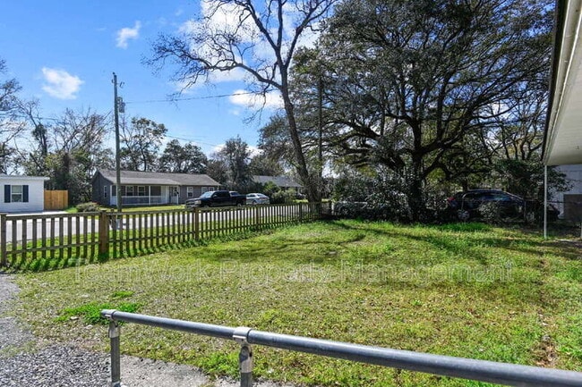 Photo - 3116 Matipan Ave