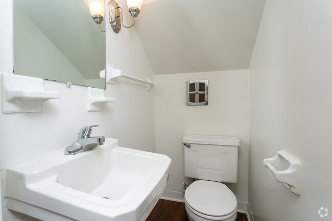 1BR-1.5BA Half Bathroom - Chelsea Courtyards