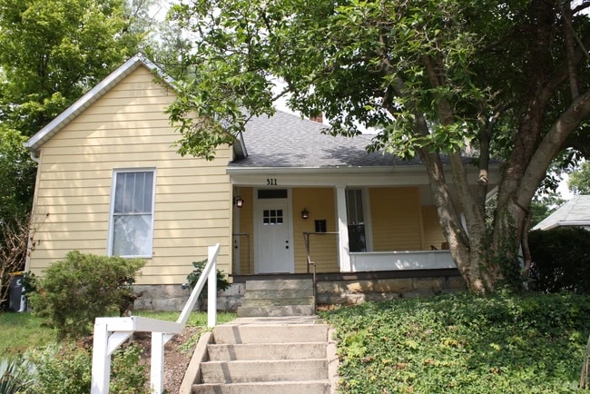 Building Photo - 311 E Cottage Grove Ave