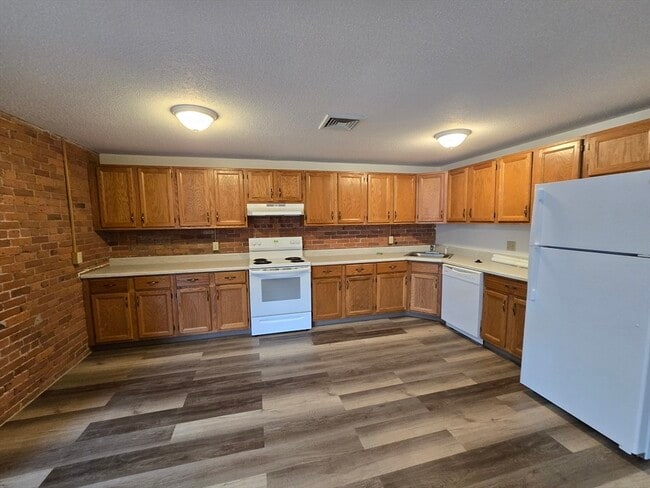 Photo - 147 Rawson Rd Unidad 207