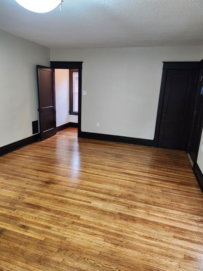 Photo - 17 Meriden St Unit Upper Flat