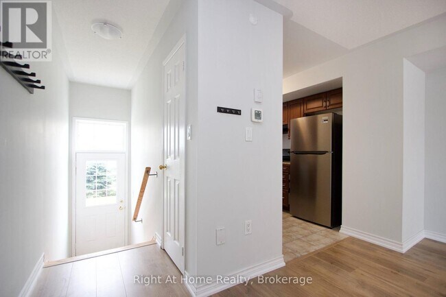 Photo - 65 Cooperage Ln