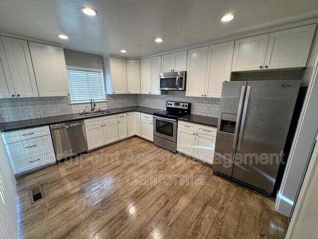 Photo - 845 Commons Dr