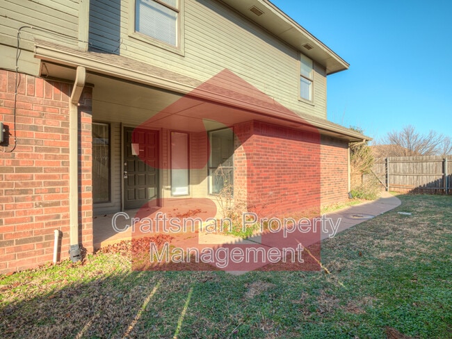 Photo - 2704 Silvertree Dr