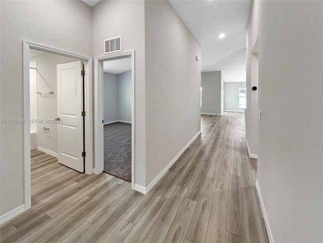 Photo - 2060 Stillview Pass