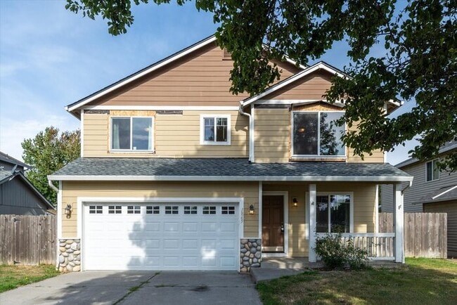 Building Photo - THREE BEDROOM PLUS BONUS OR FOURTH BEDROOM