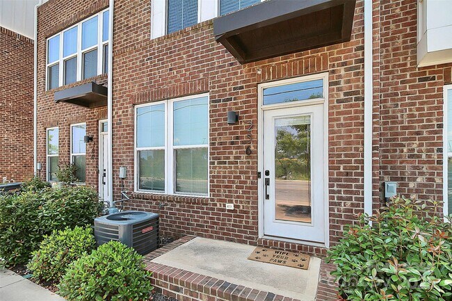 Photo - 256 Parkwood Ave