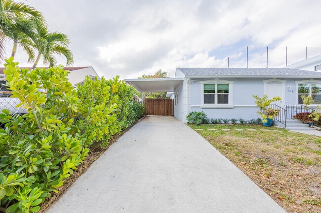 Photo - 730 Winters St