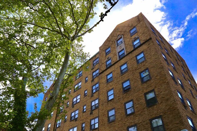 Oakland Apartments For Rent in Pittsburgh, PA