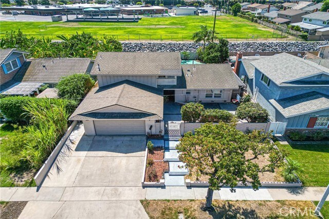 9628 Mariposa Ave