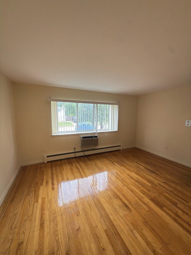 Photo - 5093 Mansfield Ave Unidad 5093 Mansfield