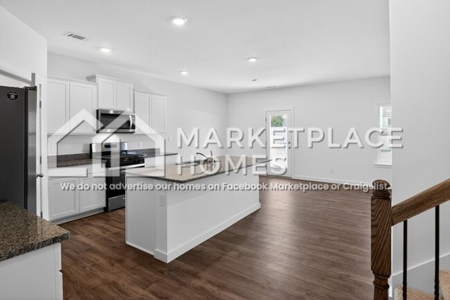 Photo - 3220 Highline Dr