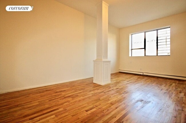 Photo - 272 Willoughby Ave