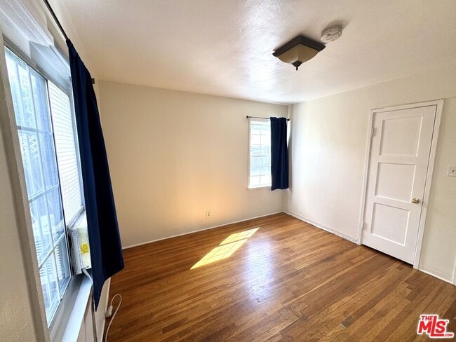 Photo - 11928 Magnolia Blvd Unit 1/4