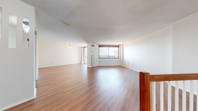 Photo - 620 Harmon Cove Tower