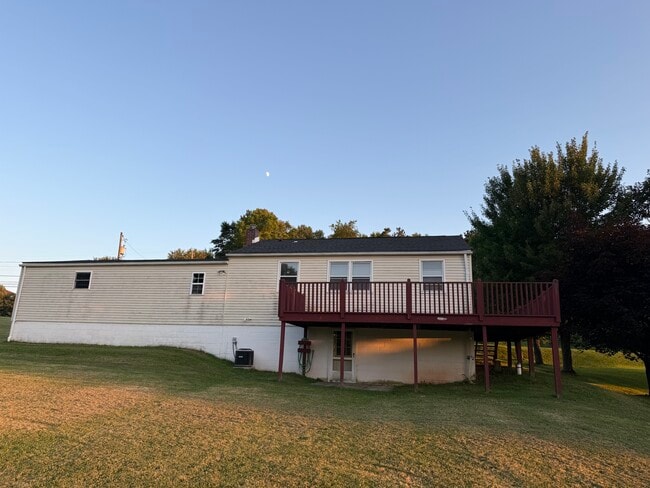 945 E Pike Rd