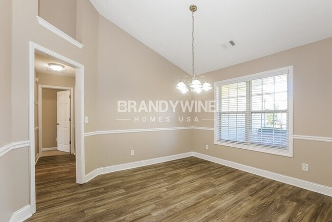 Photo - 255 Beranda Cir