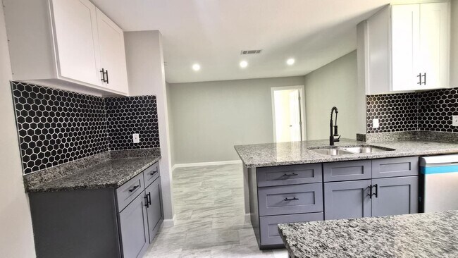 Photo - 6318 Bridgegate Dr