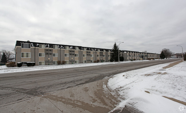 Derby Square - Derby Square Apartments