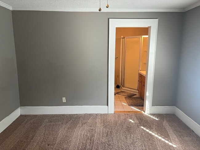 Photo - 1024 Park Ave Ext