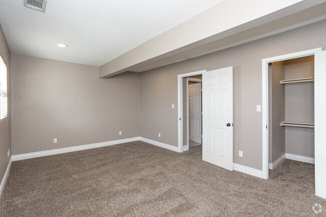 3BR, 2BA - 1,660SF - Primary Bedroom
