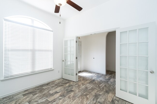 Photo - 9610 Kline Ave