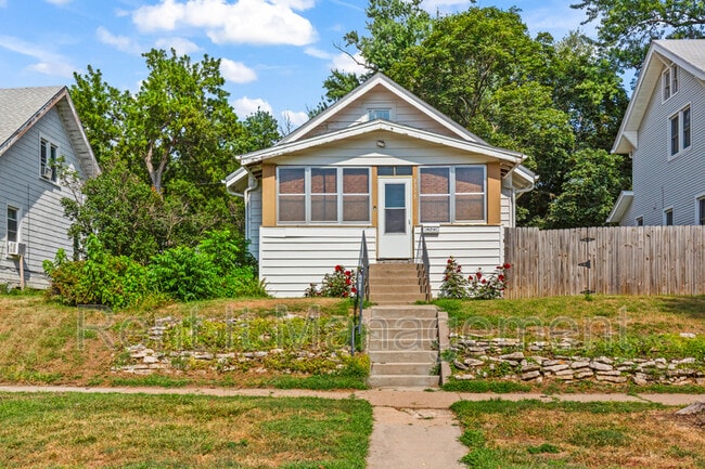 Building Photo - 2315 N. 61st.