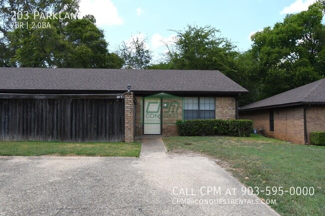 Building Photo - 203 Parklane-