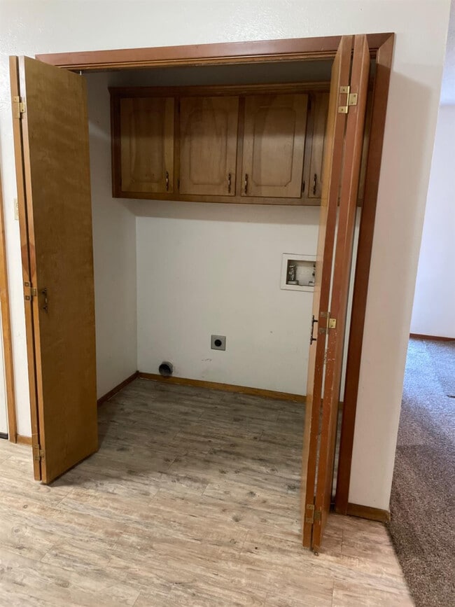 Photo - 7507 Avenue W