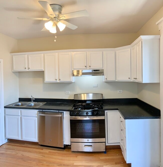 Photo - 4847 W Hutchinson St