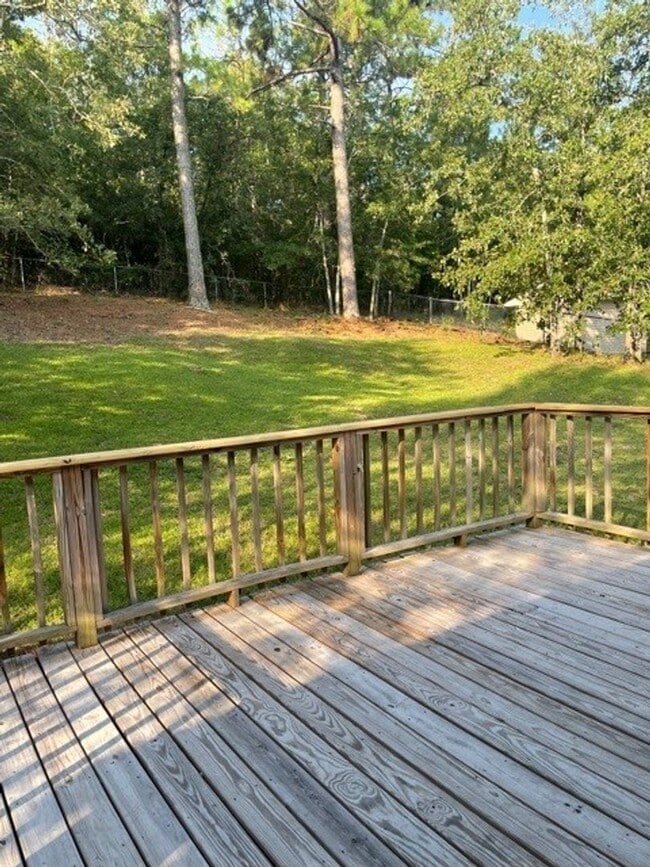 Building Photo - Available NOW – Renovated 3 Bedroom, 2 Bat... Rental