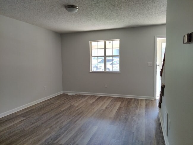 Photo - 779 Treasure Dr SW