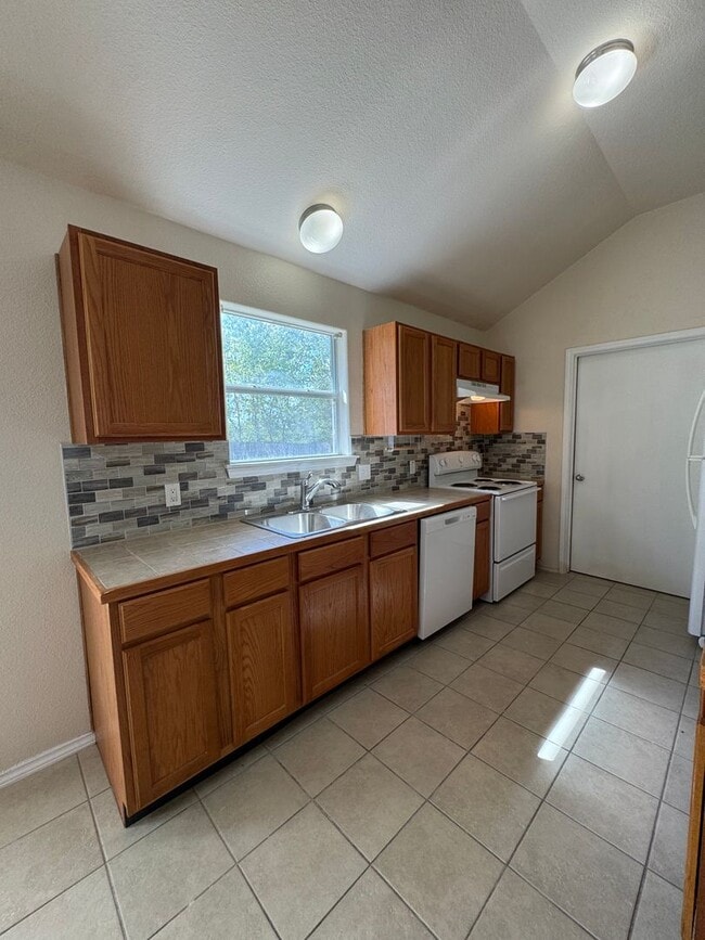 Photo - 400 Blue Shale Dr