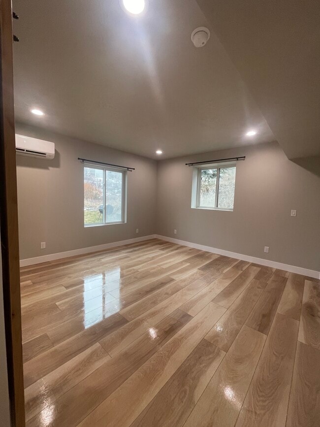 Photo - 4643 Balsam Dr Unit B